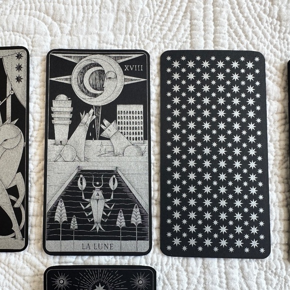 Le Tarot De L'étoile Cachée STUNNING Limited Run Award Winning Tarot Deck - Picture 1 of 6